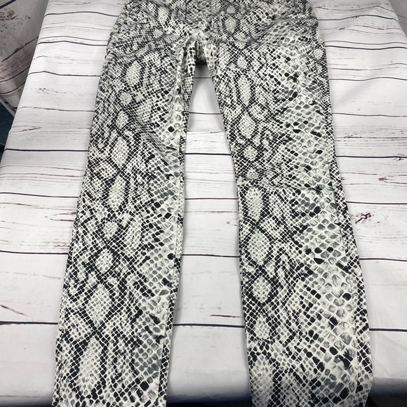 Good American Good Waist Snake Jeans - Picture 10 of 10